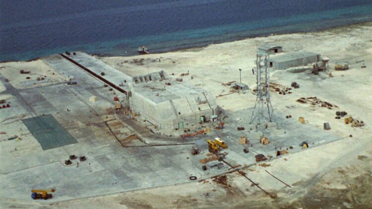 DE_GAULLE,_LA_BOMBE_À_TOUT_PRIX__image_01