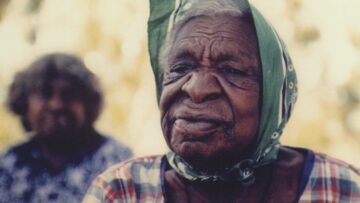 EMILY__I_AM_KAM__image_01